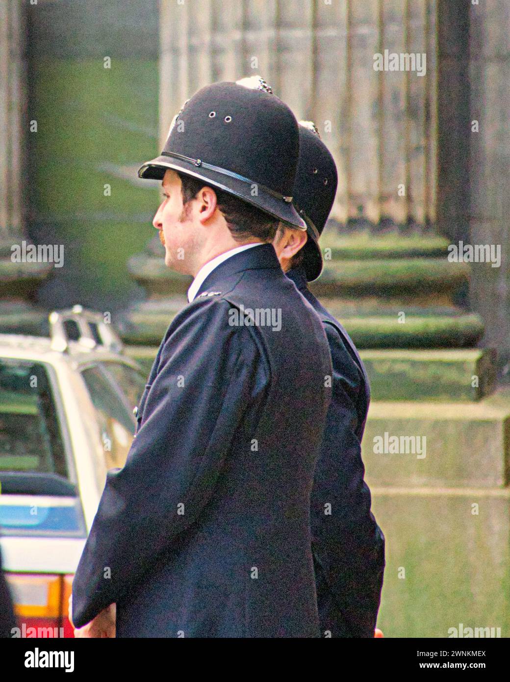 Glasgow, Scozia, Regno Unito. 3 marzo 2024: Le riprese di "Lockerbie" nel centro della città hanno visto john Street e l'area dietro george Square trasformata in London Gerard Ferry/Alamy Live News del 90 Foto Stock