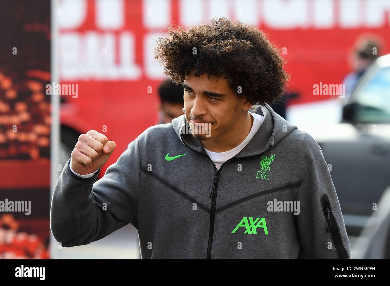 Jayden Danns del Liverpool gesta ai tifosi del Liverpool durante la partita di Premier League tra Nottingham Forest e Liverpool al City Ground di Nottingham sabato 2 marzo 2024. (Foto: Jon Hobley | mi News) crediti: MI News & Sport /Alamy Live News Foto Stock