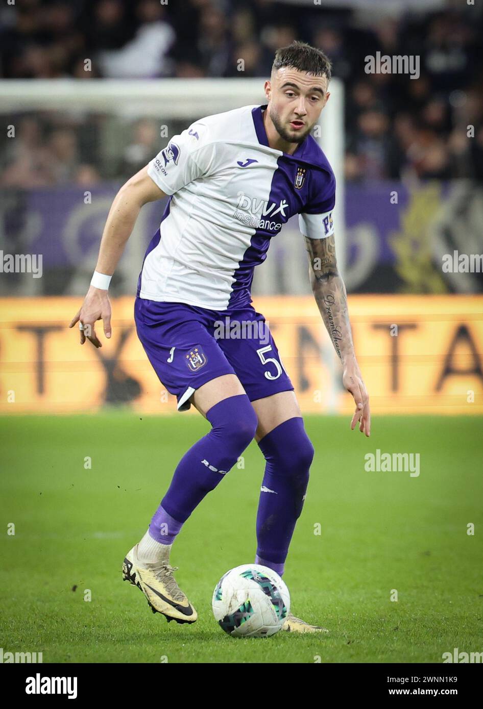 Bruxelles, Belgio. 3 marzo 2024. Zeno Debast dell'Anderlecht raffigurato in azione durante una partita di calcio tra RSC Anderlecht e KAS Eupen, domenica 03 marzo 2024 a Bruxelles, il giorno 28 della prima divisione del campionato belga 'Jupiler Pro League' 2023-2024. BELGA PHOTO VIRGINIE LEFOUR credito: Belga News Agency/Alamy Live News Foto Stock