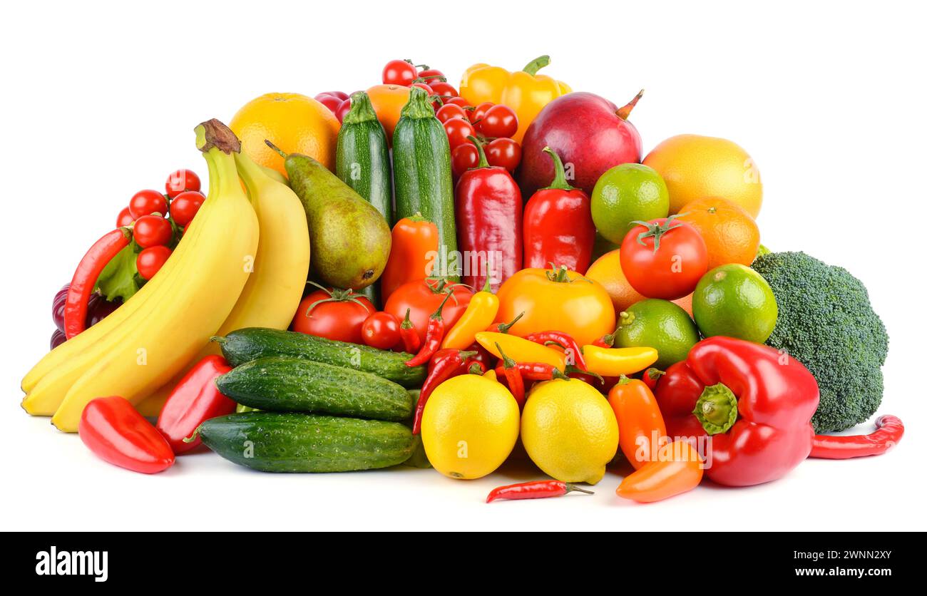 Frutta e verdura sane isolate su sfondo bianco Foto Stock