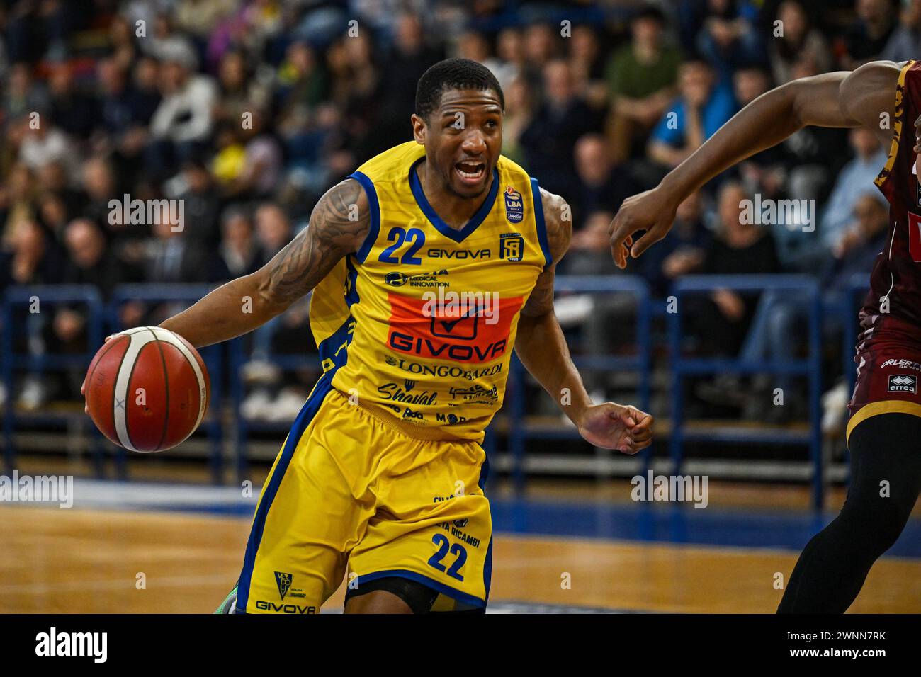 Gerald Robinson (22) Scafati Basket 1969 durante la serie A della partita del Campionato italiano di pallacanestro LBA Scafati Basket vs Umana Reyer Venezia al Palamangano - Scafati (sa), 3 marzo 2024 Foto Stock