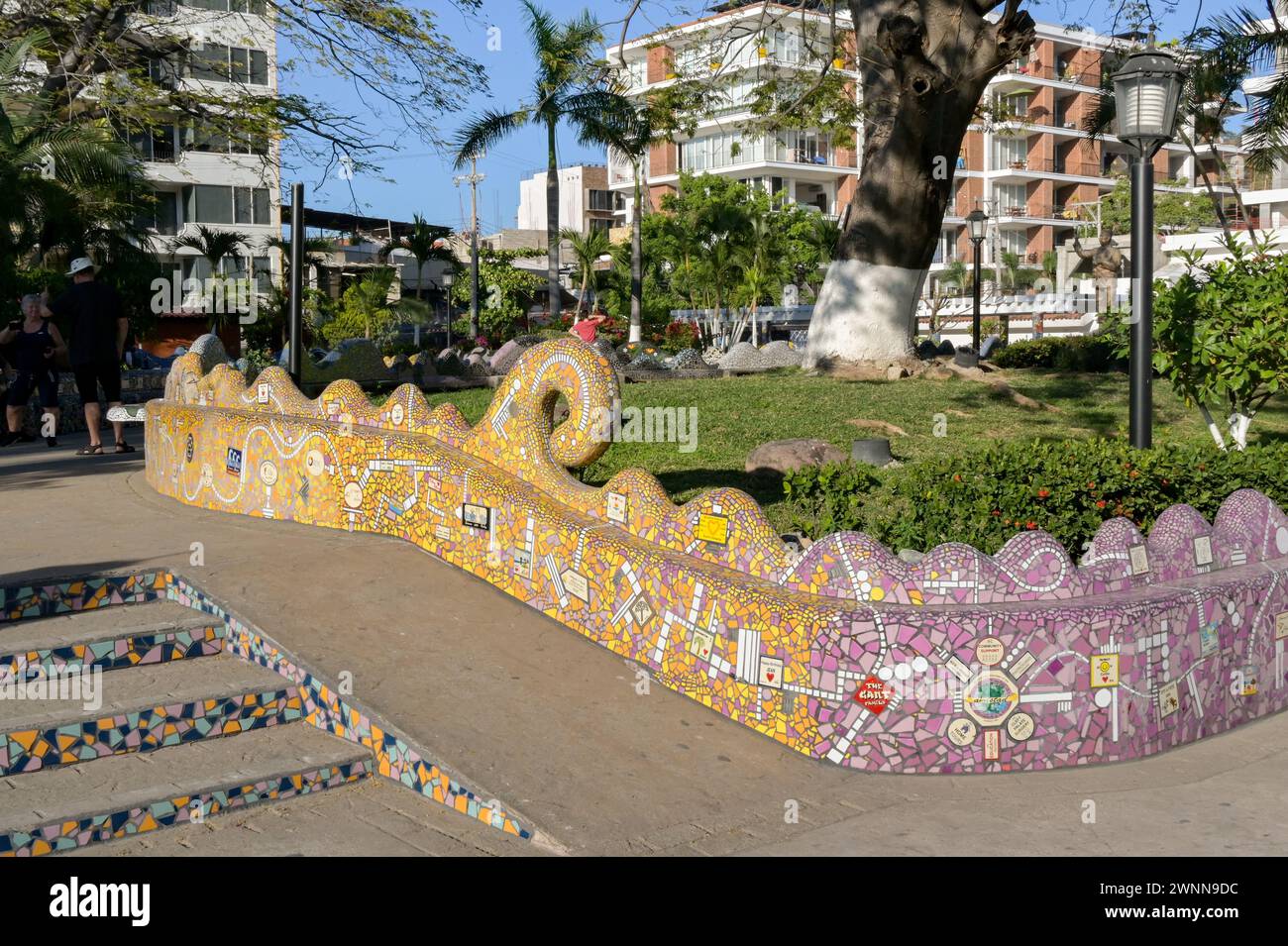 Puerto Vallarta, Jalisco, Messico - 15 gennaio 2024: Il parco Lazaro Cardenas di Puerto Vallarta è anche conosciuto come Mosaic Tile Park, Foto Stock