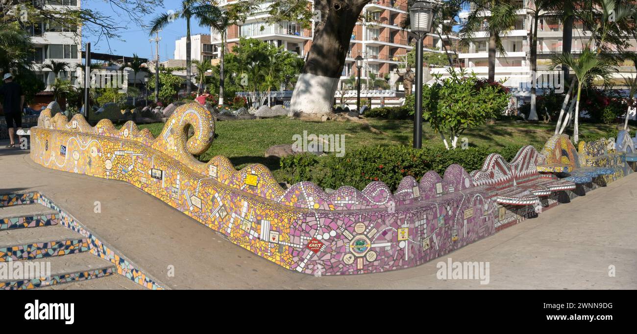 Puerto Vallarta, Jalisco, Messico - 15 gennaio 2024: Il parco Lazaro Cardenas di Puerto Vallarta è anche conosciuto come Mosaic Tile Park, Foto Stock