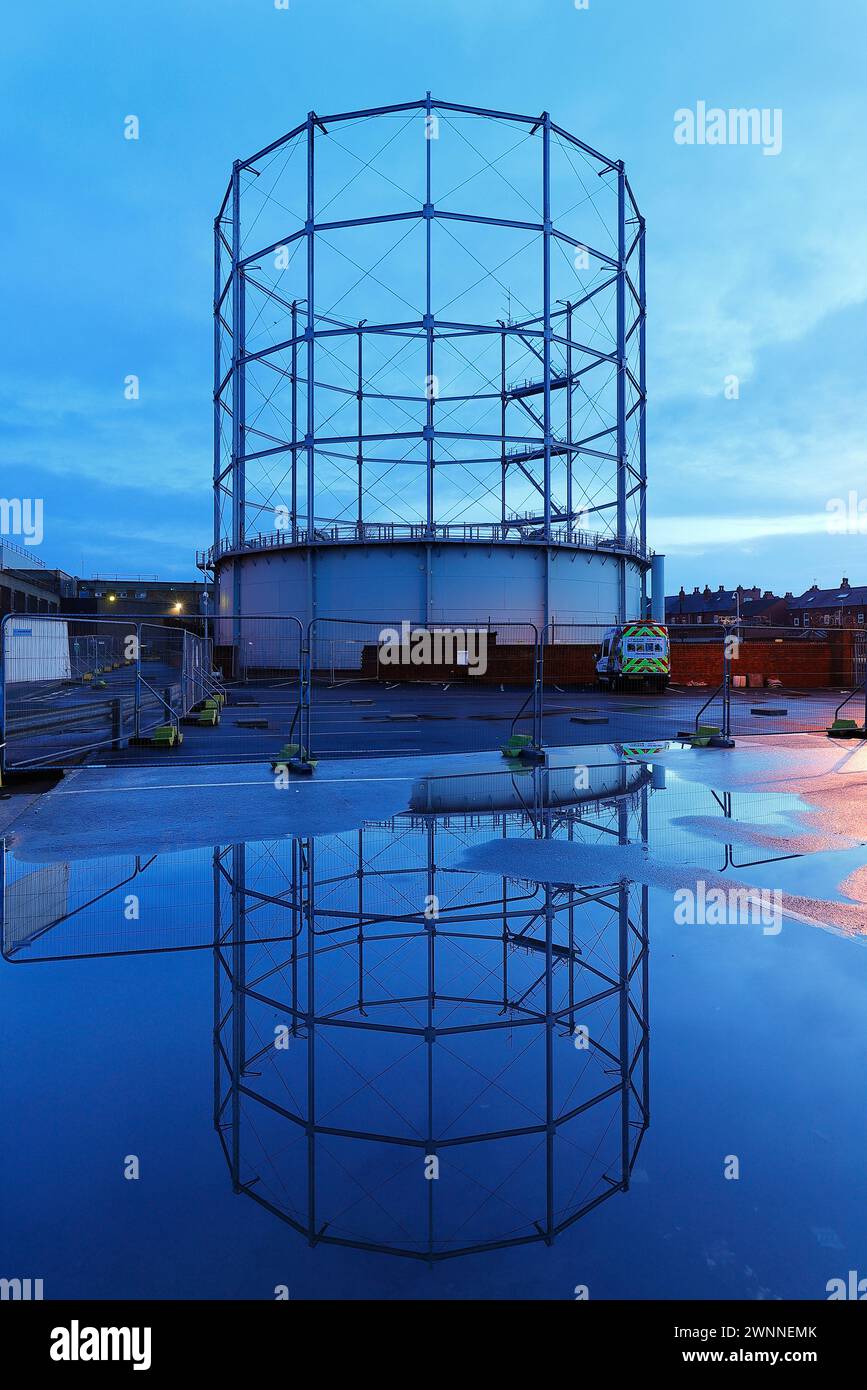 Gasometer at Crossgates a Leeds, West Yorkshire, che è previsto per essere demolito. Foto Stock