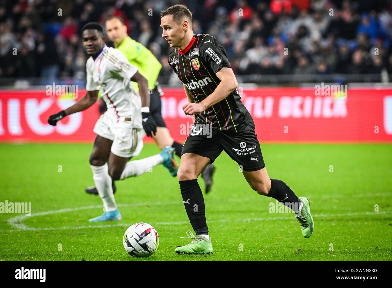 Decines-Charpieu, Francia, Francia. 3 marzo 2024. Przemyslaw Adam FRANKOWSKI del Lens durante la partita di Ligue 1 tra Olympique Lyonnais (OL) e RC Lens al Groupama Stadium il 3 marzo 2024 a Decines-Charpieu vicino a Lione, in Francia. (Credit Image: © Matthieu Mirville/ZUMA Press Wire) SOLO PER USO EDITORIALE! Non per USO commerciale! Foto Stock