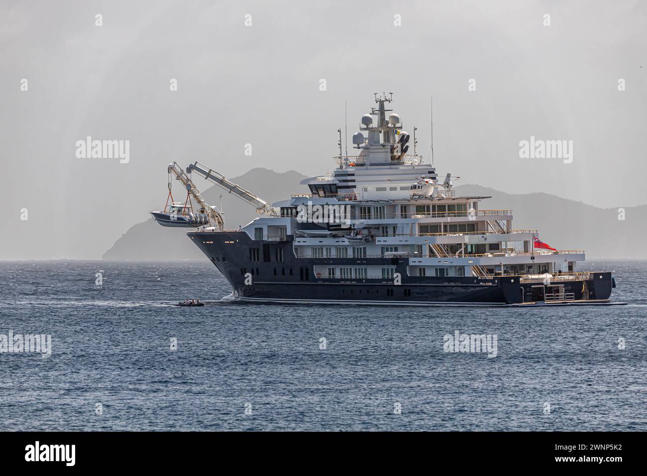 Tenero in stiva sul Mega Yacht a Indian Bay, Saint Vincent e Grenadine Foto Stock