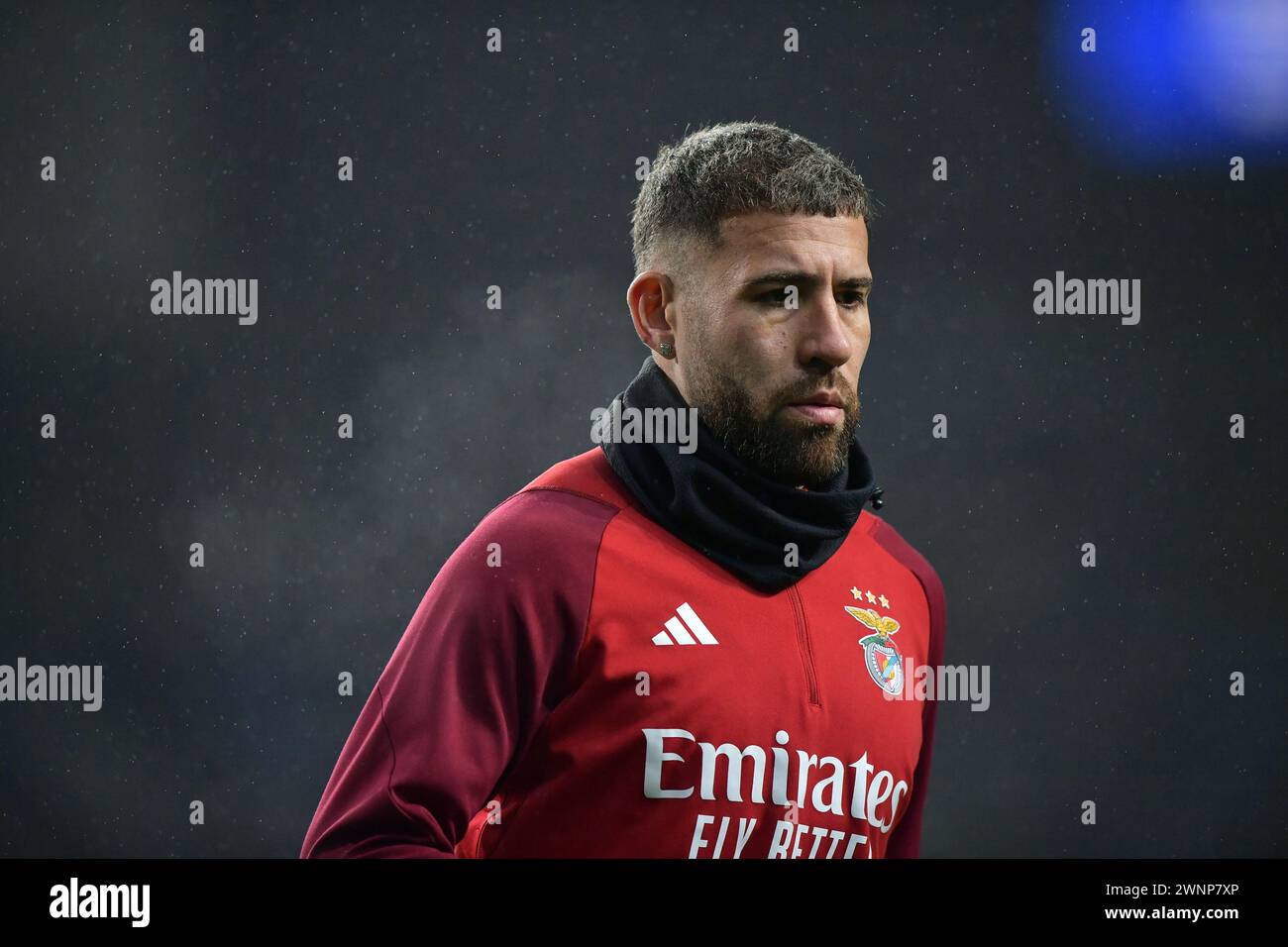 3 marzo 2024: Porto, Portogallo: Nicolás Otamendi del Benficawarms prima della partita tra FC Porto e Benfica; Campionato Portugu&#xea;s a Estádio do drag&#xe3;o Foto Stock