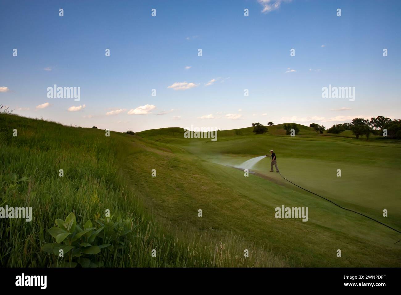 Il campo da golf Erin Hills, un campo ondulato e aspro di Erin, Wisconsin, ospita gli US Open 2017. Inviare richieste di licenza a legal@toddb Foto Stock