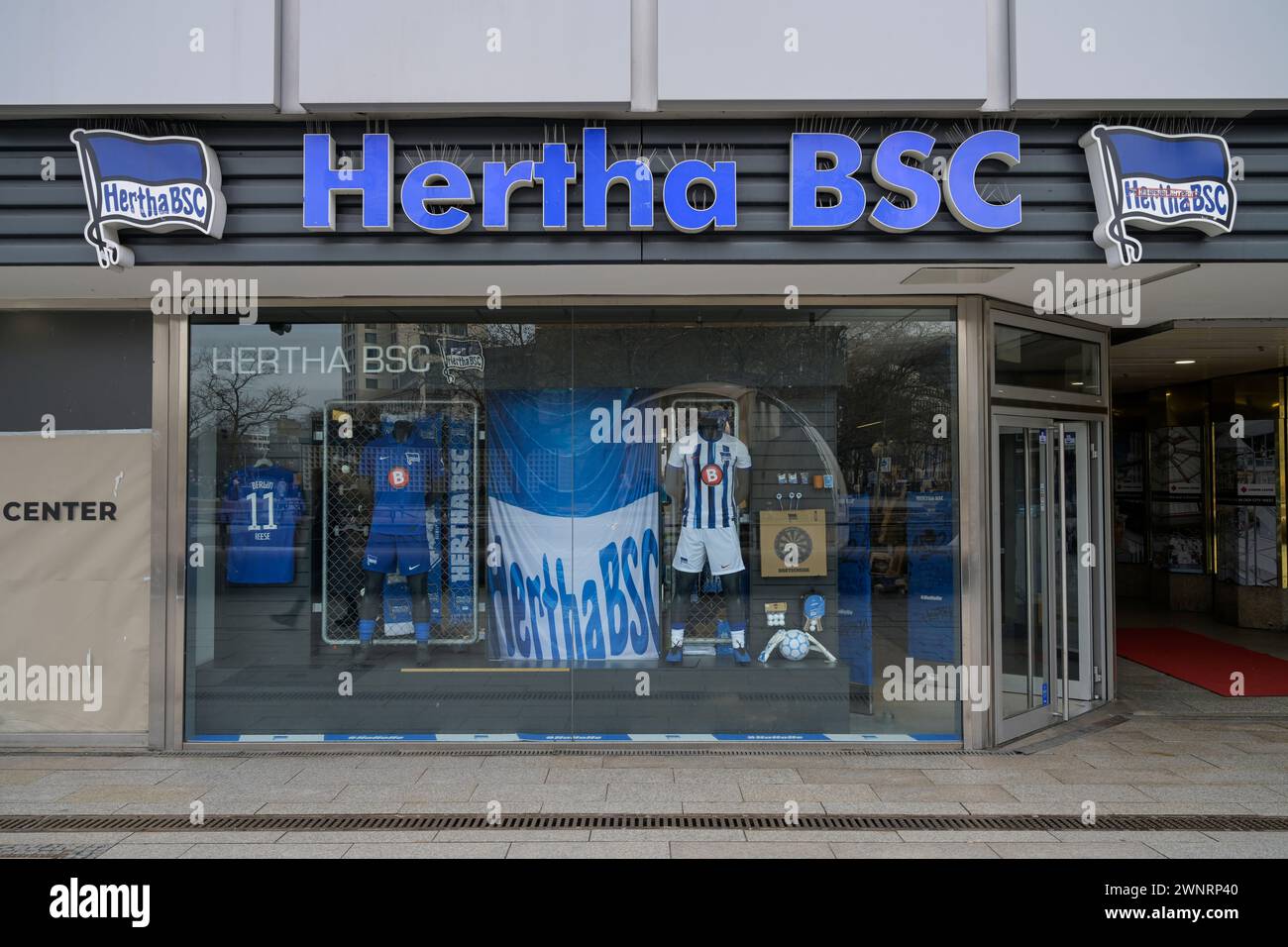 Hertha BSC Fanshop, Breitscheidplatz, Tauentzienstraße, Charlottenburg, Berlino, Germania Foto Stock