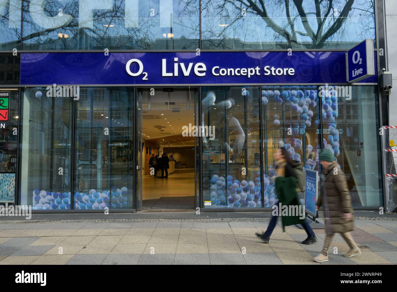 O2 Live Concept Store, Europa Center, Tauentzienstraße, Charlottenburg, Berlino, Germania Foto Stock