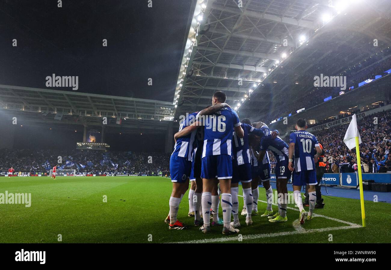 Porto, 03/03/2024 - il Futebol Clube do Porto ha ospitato lo Sport Lisboa e il Benfica al Estádio do Dragão questa sera in una partita che conta per il 24° turno della i League 2023/24. Festa di Wendell (iden del Val/Global Imagens) Foto Stock
