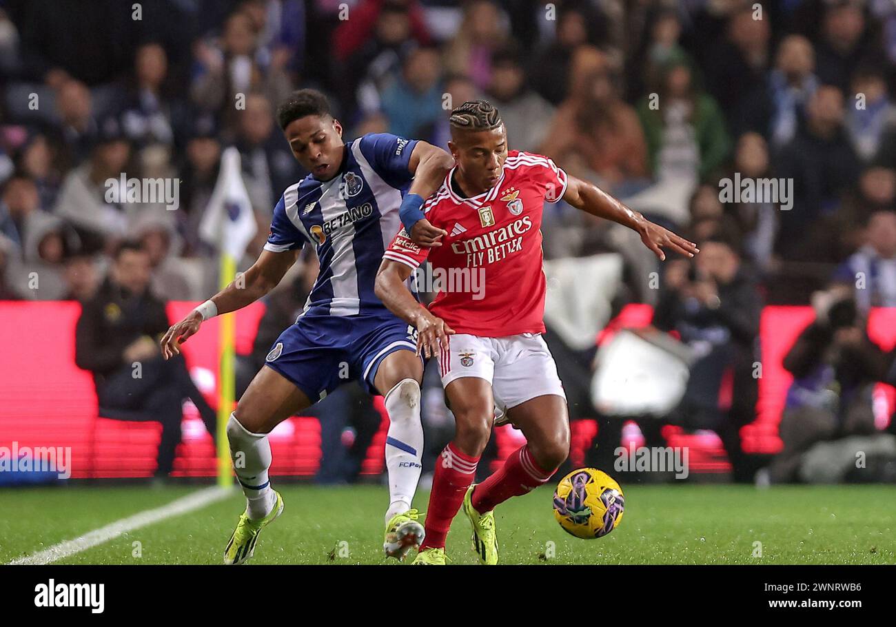 Porto, 03/03/2024 - il Futebol Clube do Porto ha ospitato lo Sport Lisboa e il Benfica al Estádio do Dragão questa sera in una partita che conta per il 24° turno della i League 2023/24. Wendell; Neres (Miguel Pereira/Global Imagens) Foto Stock