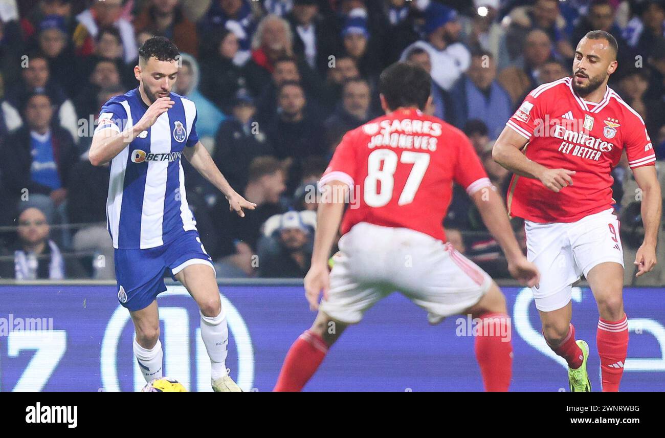 Porto, 03/03/2024 - il Futebol Clube do Porto ha ospitato lo Sport Lisboa e il Benfica al Estádio do Dragão questa sera in una partita che conta per il 24° turno della i League 2023/24. João Mario (Ivan del Val/Global Imagens) Foto Stock