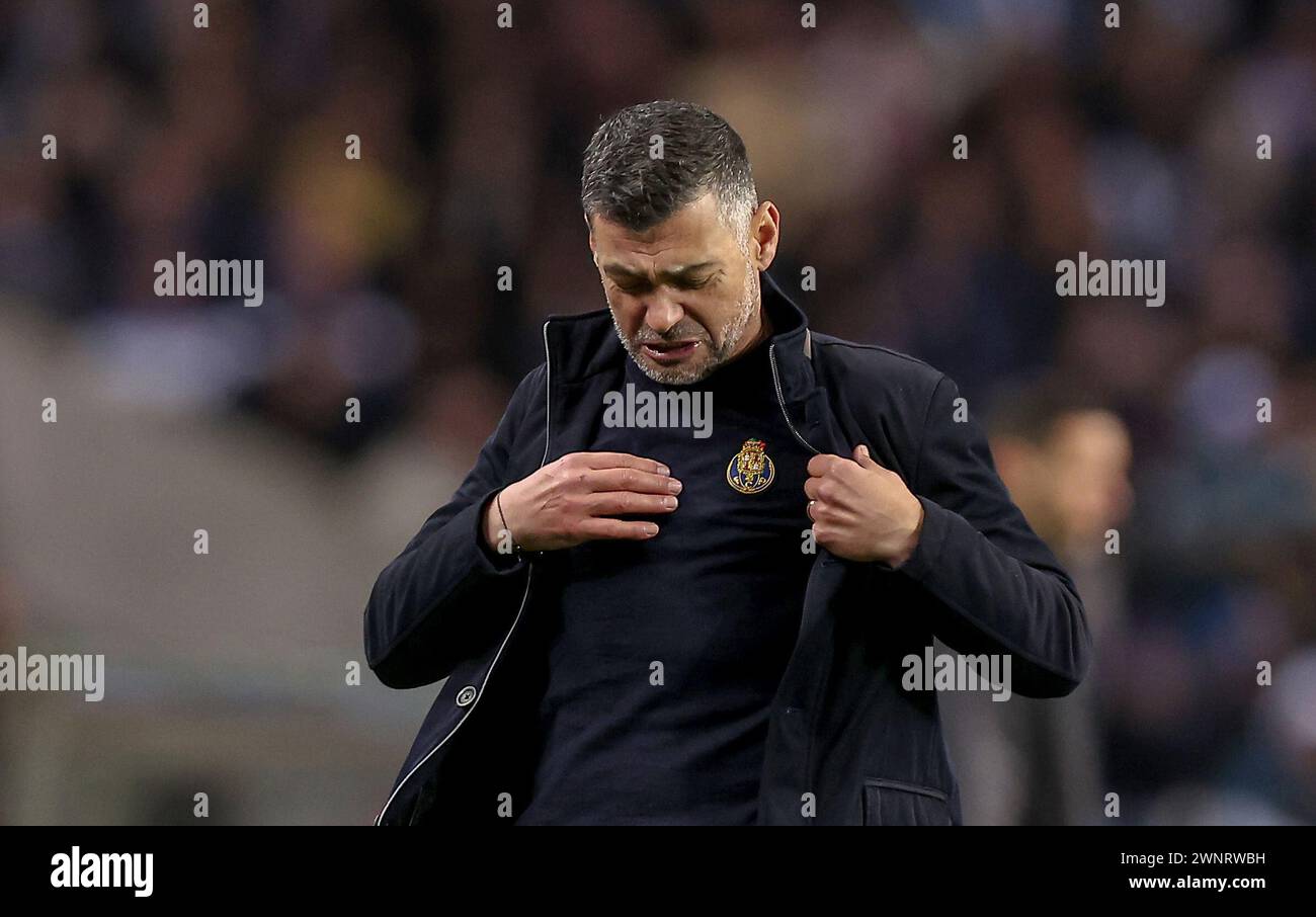 Porto, 03/03/2024 - il Futebol Clube do Porto ha ospitato lo Sport Lisboa e il Benfica al Estádio do Dragão questa sera in una partita che conta per il 24° turno della i League 2023/24. Sérgio Conceição (Miguel Pereira/Global Imagens) Foto Stock