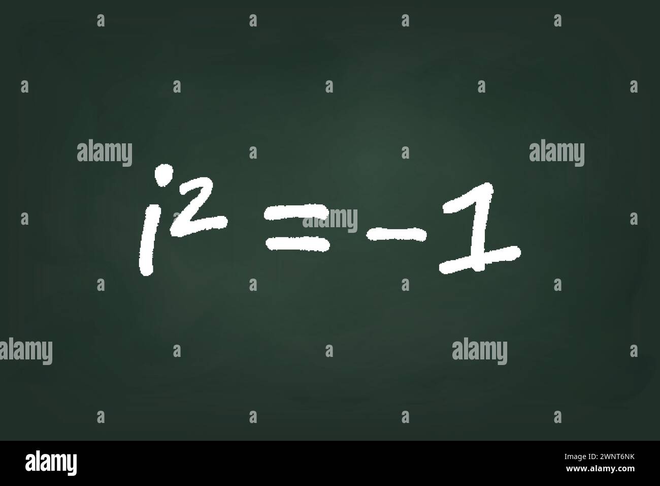 Equazione di unità immaginaria 'i^2 = -1' scritta in gesso bianco su una tavola verde scuro Illustrazione Vettoriale