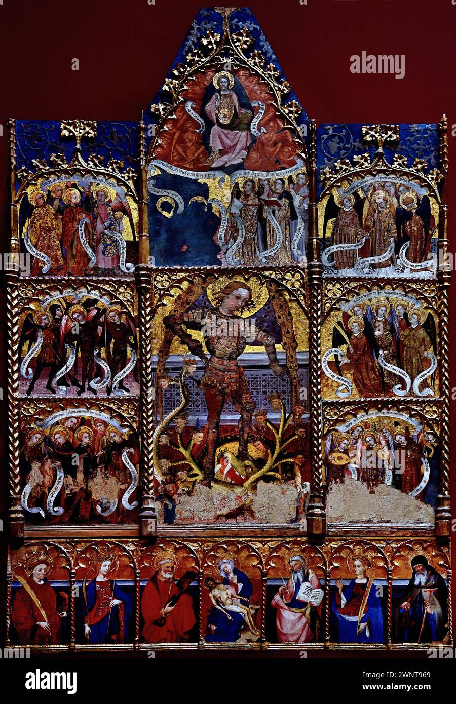 Arcangelo Michele, circondato dai cori di Angeli di Lluc Borrassa 15th Century i metà Museo reale di Belle Arti, Anversa, Belgio, Belgio. Foto Stock