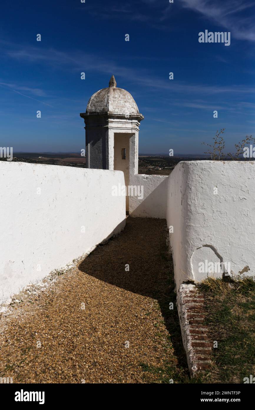 La torre di osservazione nell'Old British Military Cemetery di Elvas, Portogallo Foto Stock