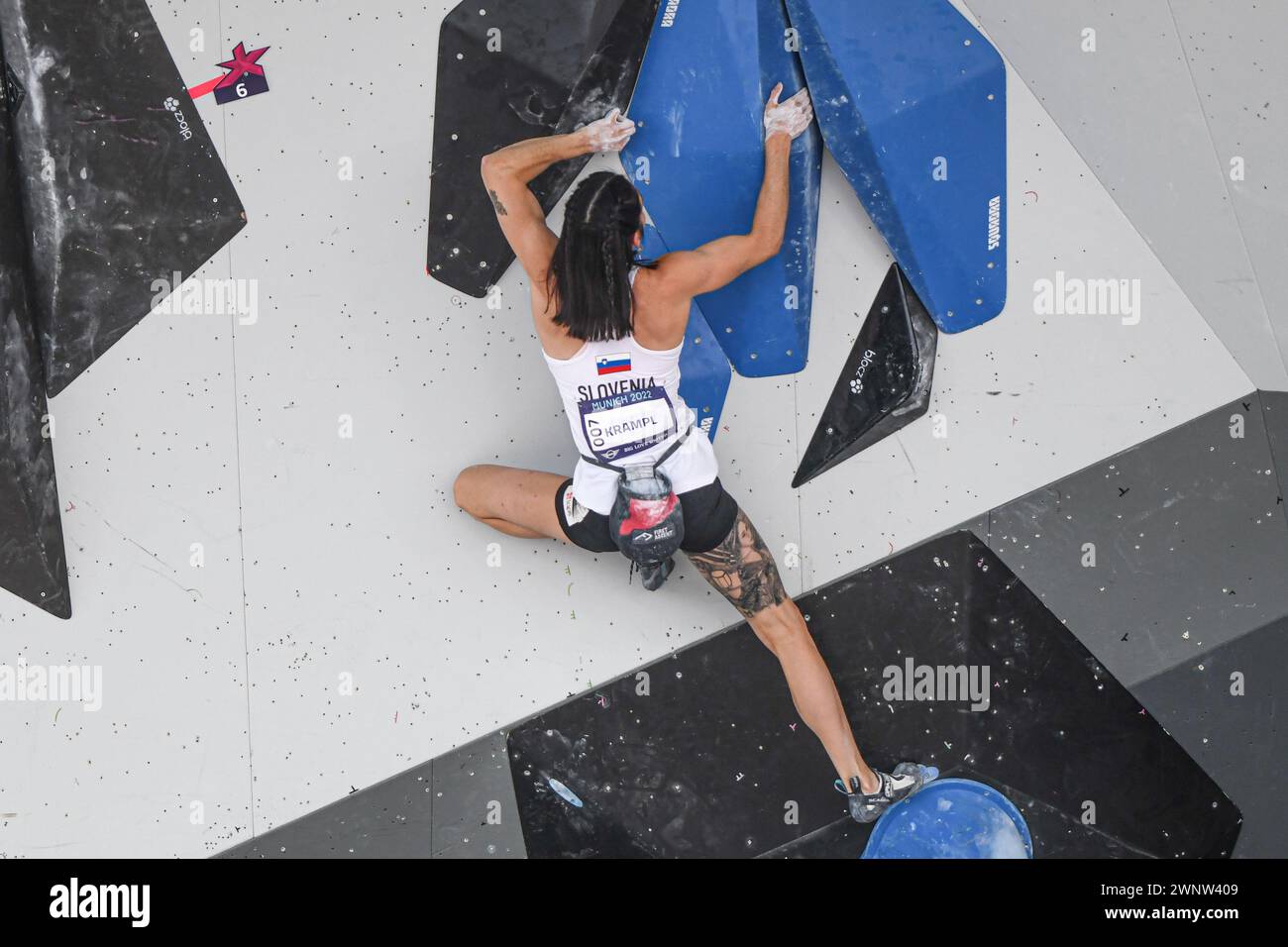 Mia Krampl (Slovenia, medaglia d'argento). Arrampicata sportiva. Campionato europeo di Monaco 2022 Foto Stock