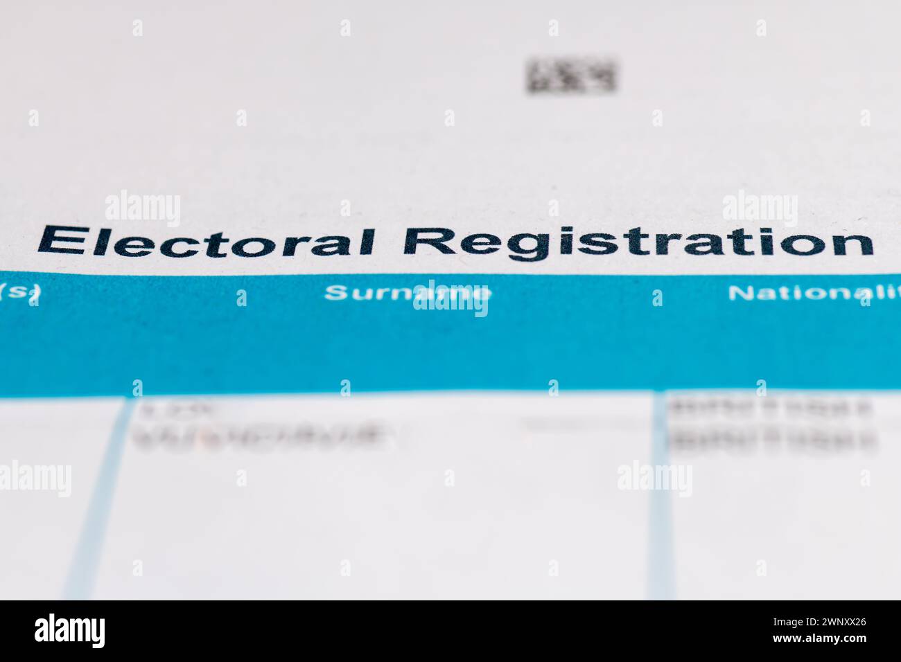 Una lettera di registrazione elettorale del governo locale per controllare i diritti di voto dei residenti. Foto Stock
