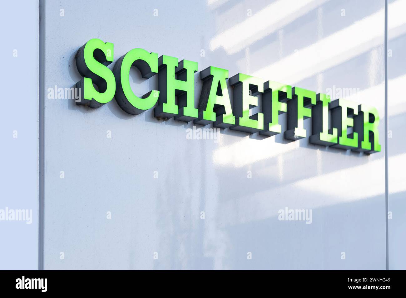Ufficio del gruppo Schaeffler, fornitore globale di automobili, efficienza e produttività tedesche in un ambiente di lavoro moderno, Automotive Technologies in Frank Foto Stock