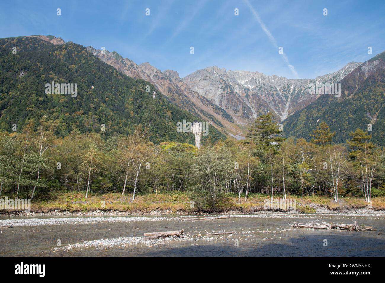 Paesaggio naturale della catena montuosa di Kamikochi Foto Stock