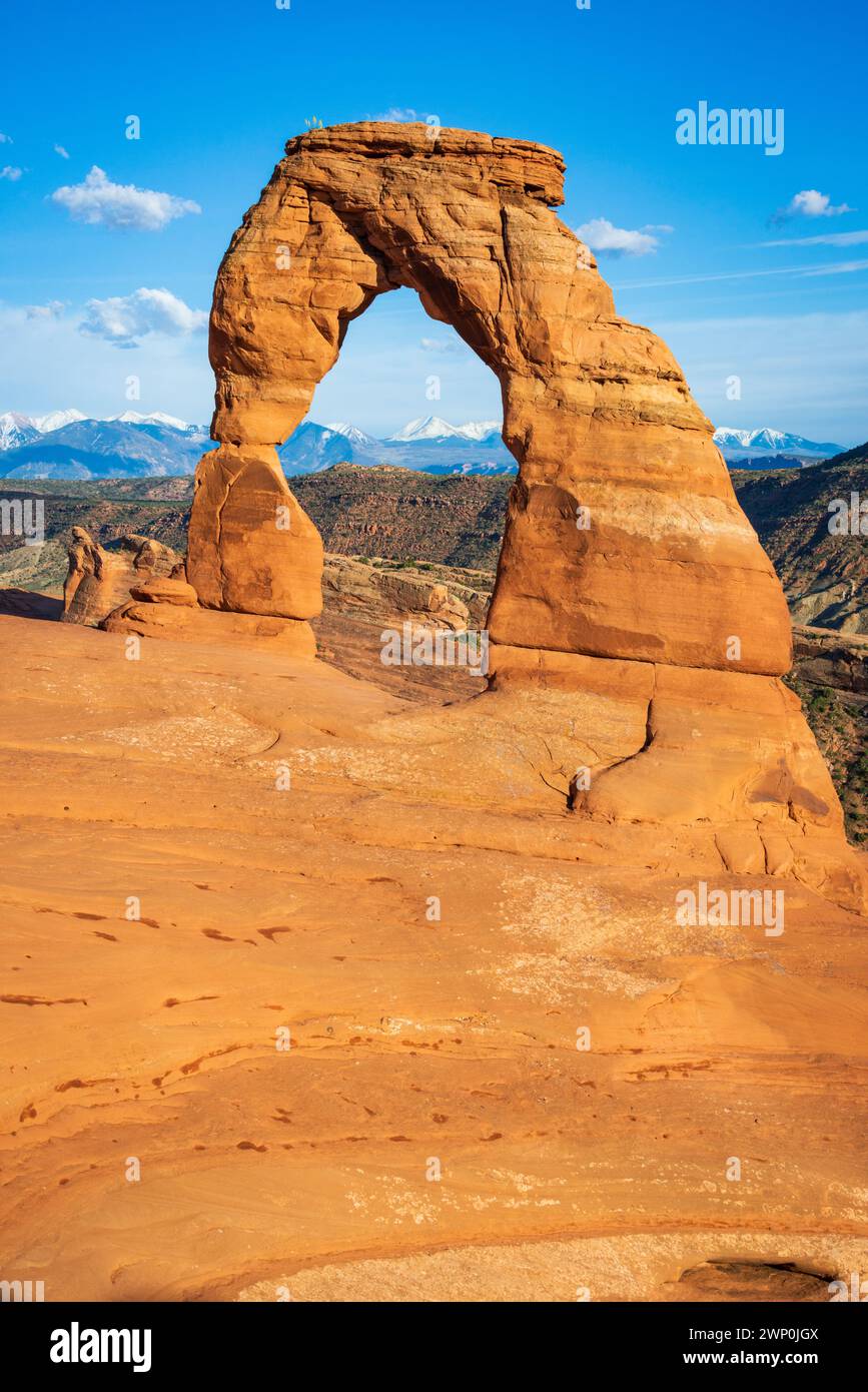 Delicate Arch presso l'Arches National Park, nello Utah orientale, Stati Uniti Foto Stock