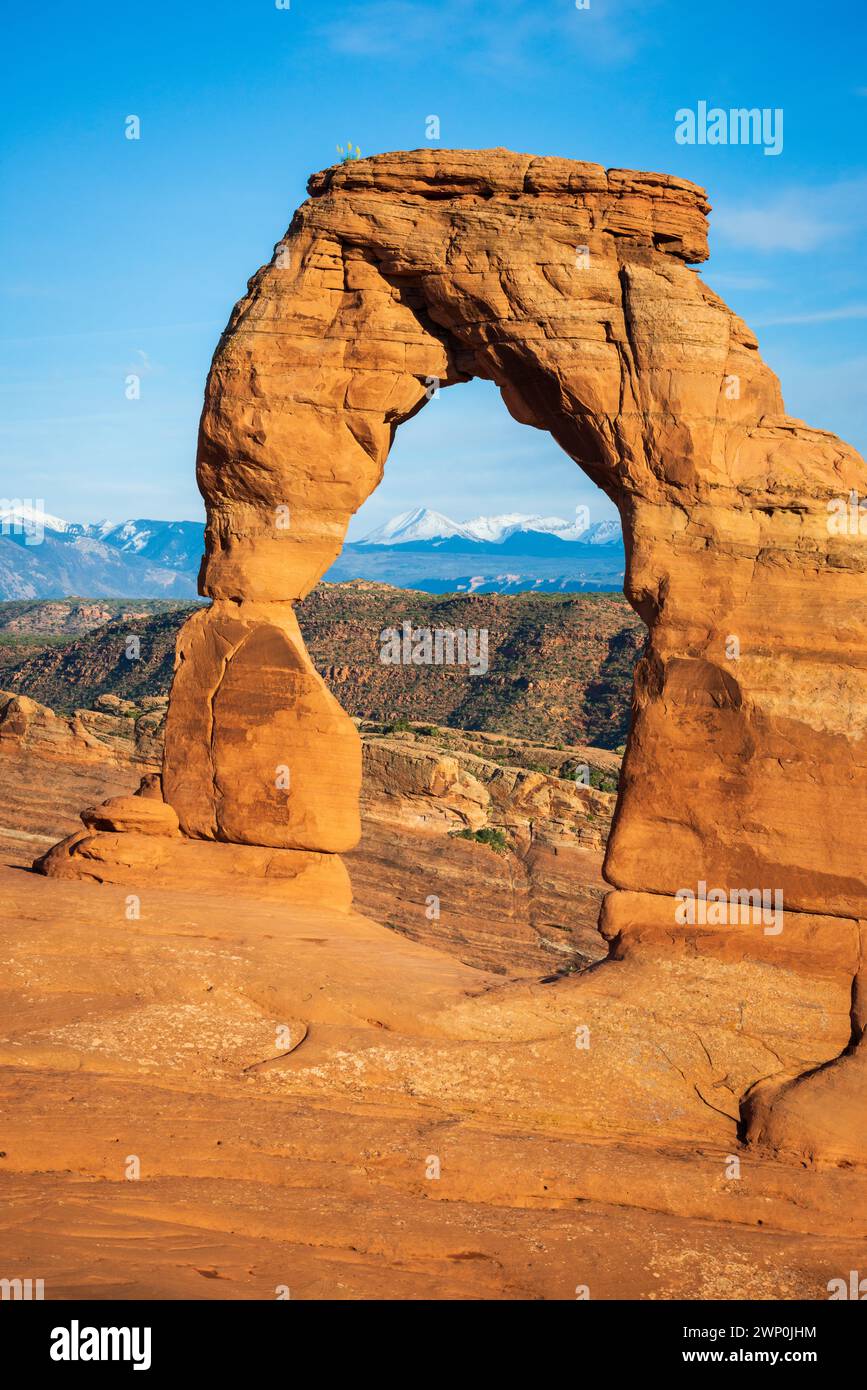 Delicate Arch presso l'Arches National Park, nello Utah orientale, Stati Uniti Foto Stock
