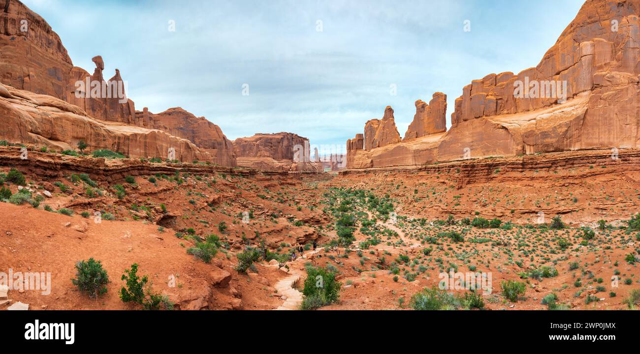 Park Avenue e Courthouse Towers presso l'Arches National Park, Utah, Stati Uniti Foto Stock