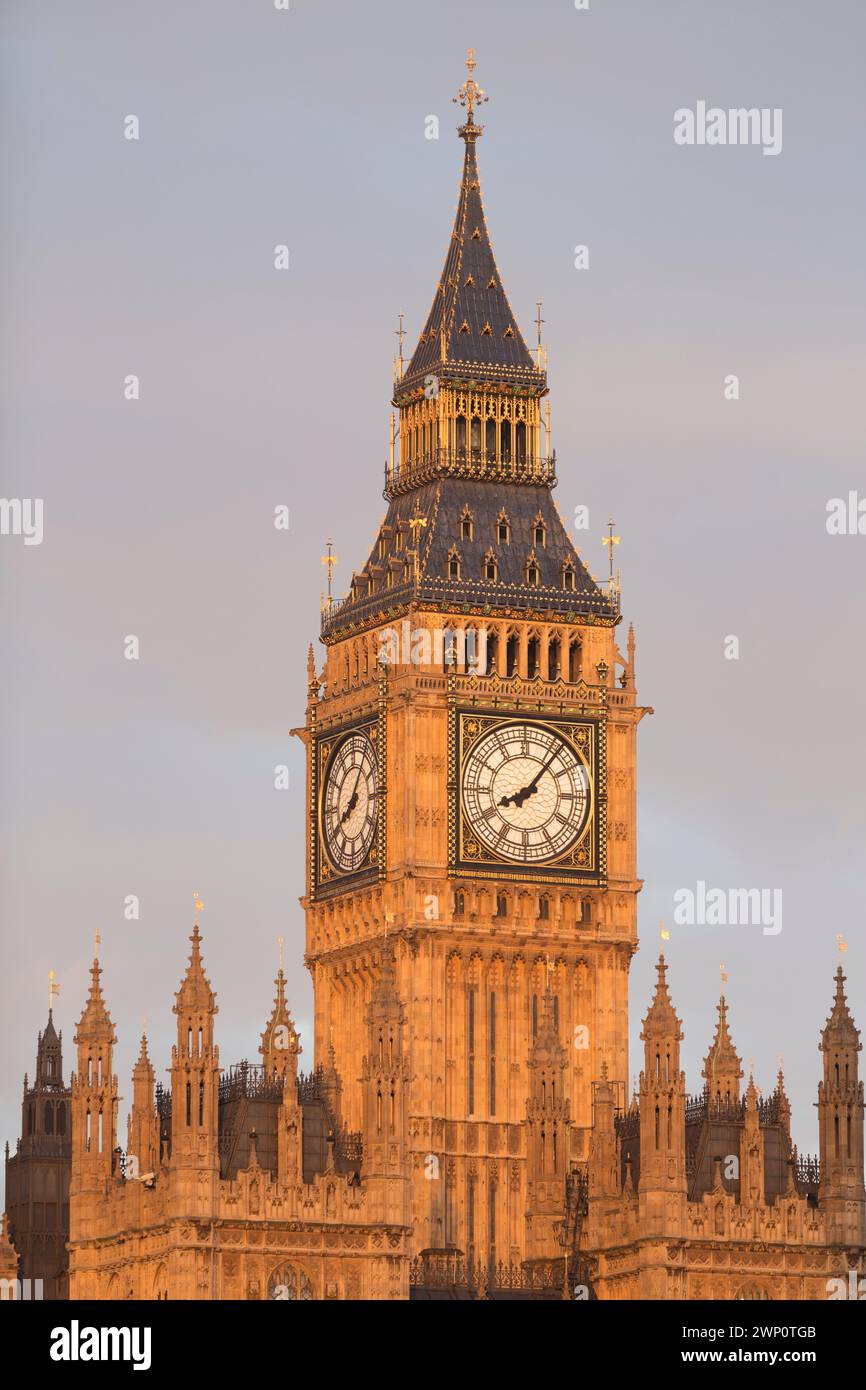 Regno Unito, Londra, Torre dell'orologio del Big Ben. Foto Stock