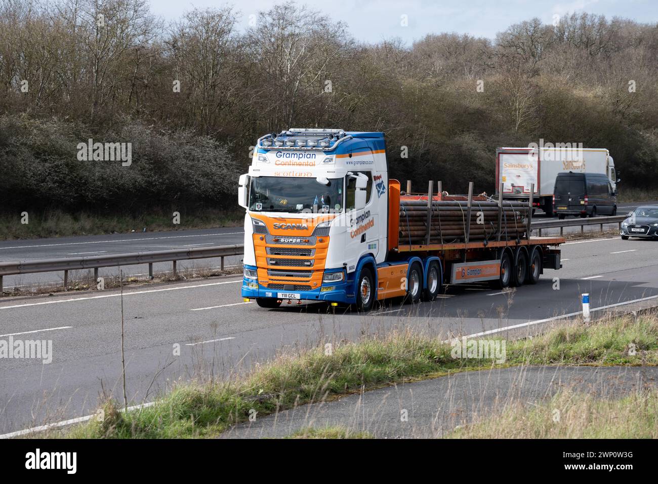 Camion Grampian Continental sull'autostrada M40, Warwickshire, Regno Unito Foto Stock