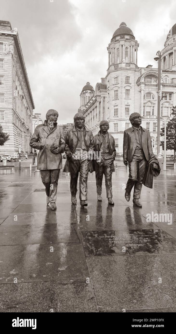 Melodie di memoria. Il monumento dei Beatles a Liverpool, Regno Unito. 6. 20. 2023 Foto Stock