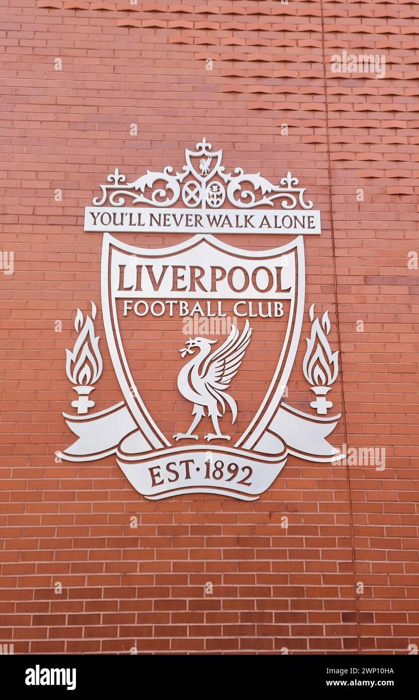 Essenza di Anfield . Stadio di casa del Liverpool FC. Foto ravvicinata dell'emblema del logo, squadra di calcio. Esperienza del giorno della partita. 6. 20. 2023 REGNO UNITO Foto Stock