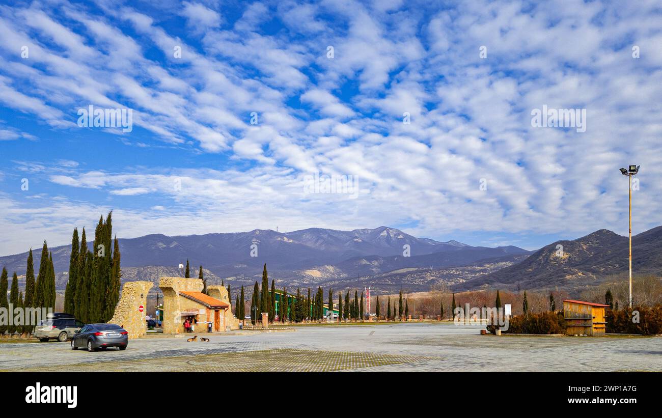 Paesaggio montano estivo a Mtskheta Foto Stock