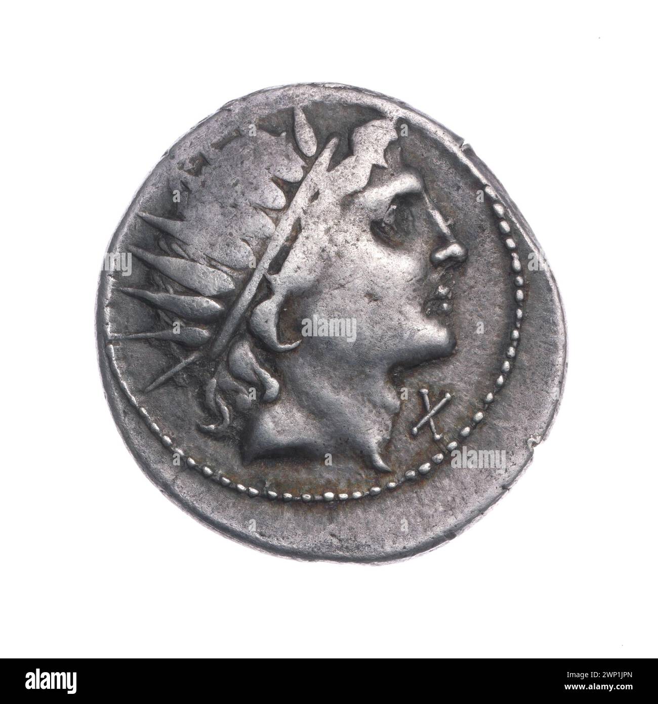 109-108 a.C. denario di Aquillio raffigurante Luna su una biga, Sol, stelle e cavalli, evidenziando l'iconografia astronomica e mitologica romana. Foto Stock