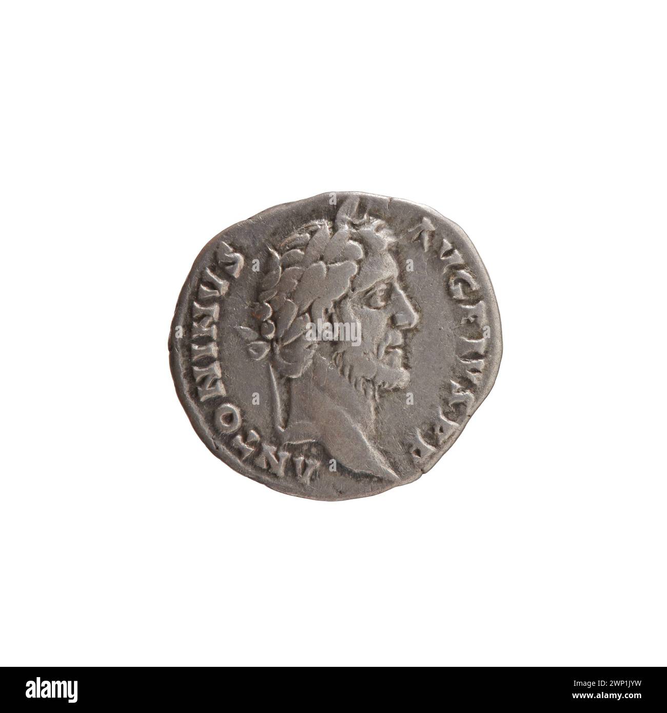 Denario d'argento coniato nel 144 d.C. durante il regno dell'imperatore Antonino Pio. Il dritto presenta un busto drappeggiato di Antonino Pio, mentre il rovescio raffigura Pax in piedi a sinistra, tenendo un ramo d'ulivo e uno scettro. Pesa circa 3,4 grammi e ha un diametro di circa 18 mm. Colpito alla zecca di Roma. Foto Stock