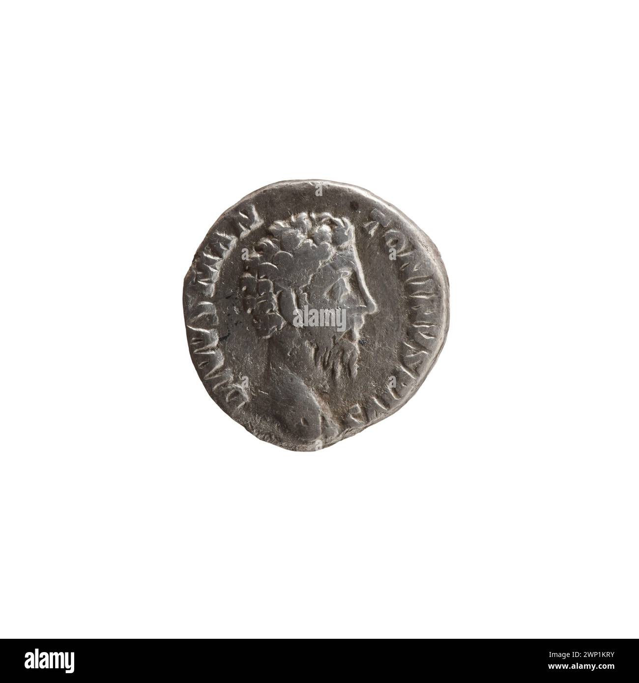 Denario d'argento coniato dopo il 180 con imperatori romani Commodo e Marco Aurelio, con ritratti imperiali, iscrizioni e caratteristiche monetarie del tardo II secolo. Foto Stock