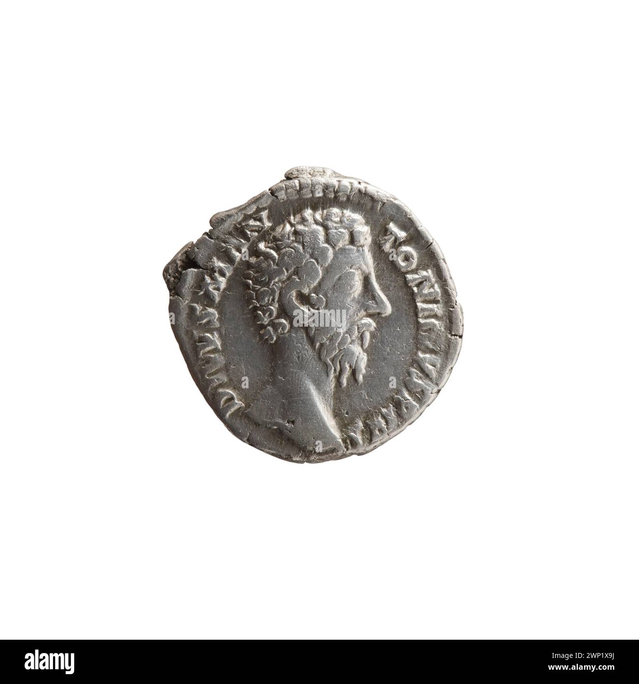 Denario d'argento coniato dopo il 180 con imperatori romani Commodo e Marco Aurelio, con ritratti imperiali, iscrizioni e monete della fine del II secolo. Foto Stock