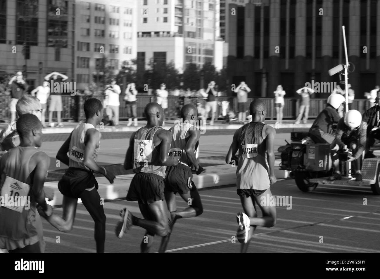 Gruppo di atleti Elite alla Maratona di Chicago 2011 Foto Stock