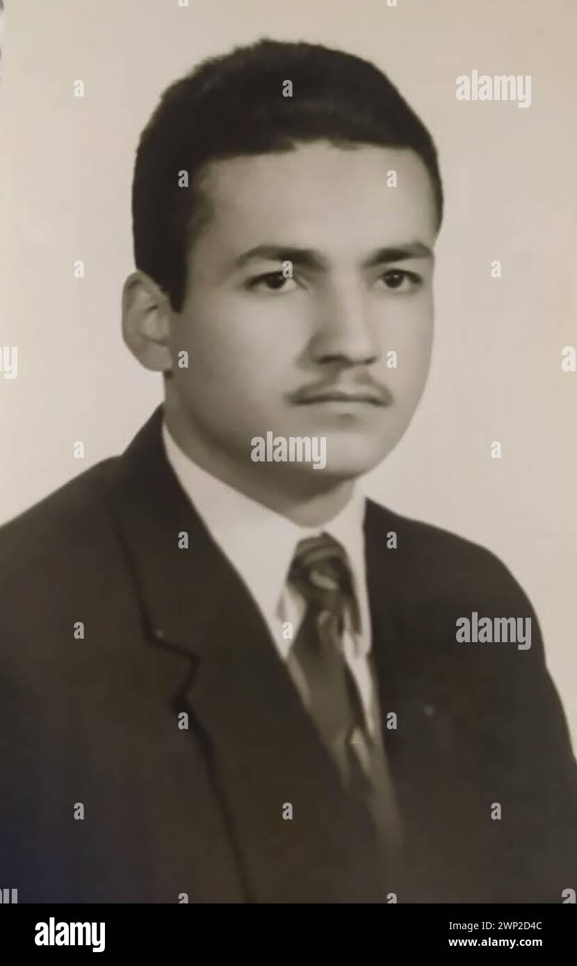 16 febbraio 2024: Il siriano Youssef Mahmoud Hafez è nato nel 1956 a Damasco, in Siria. Si unì segretamente ai Fratelli musulmani nel 1972 all'età di 16 anni. È stato arrestato dai servizi segreti siriani nel 1973 e rilasciato 36 giorni dopo. Youssef Mahmoud Hafez è stato arrestato nuovamente nel 1979, durante il suo terzo anno come studente universitario del College of Mathematics, Physics and Chemistry dell'Università di Damasco, con l'accusa di appartenere all'organizzazione dei Fratelli musulmani. Fu condannato a morte, ma la sentenza fu commutata in ergastolo che ebbe inizio nel carcere della Cittadella. Tuttavia, Foto Stock