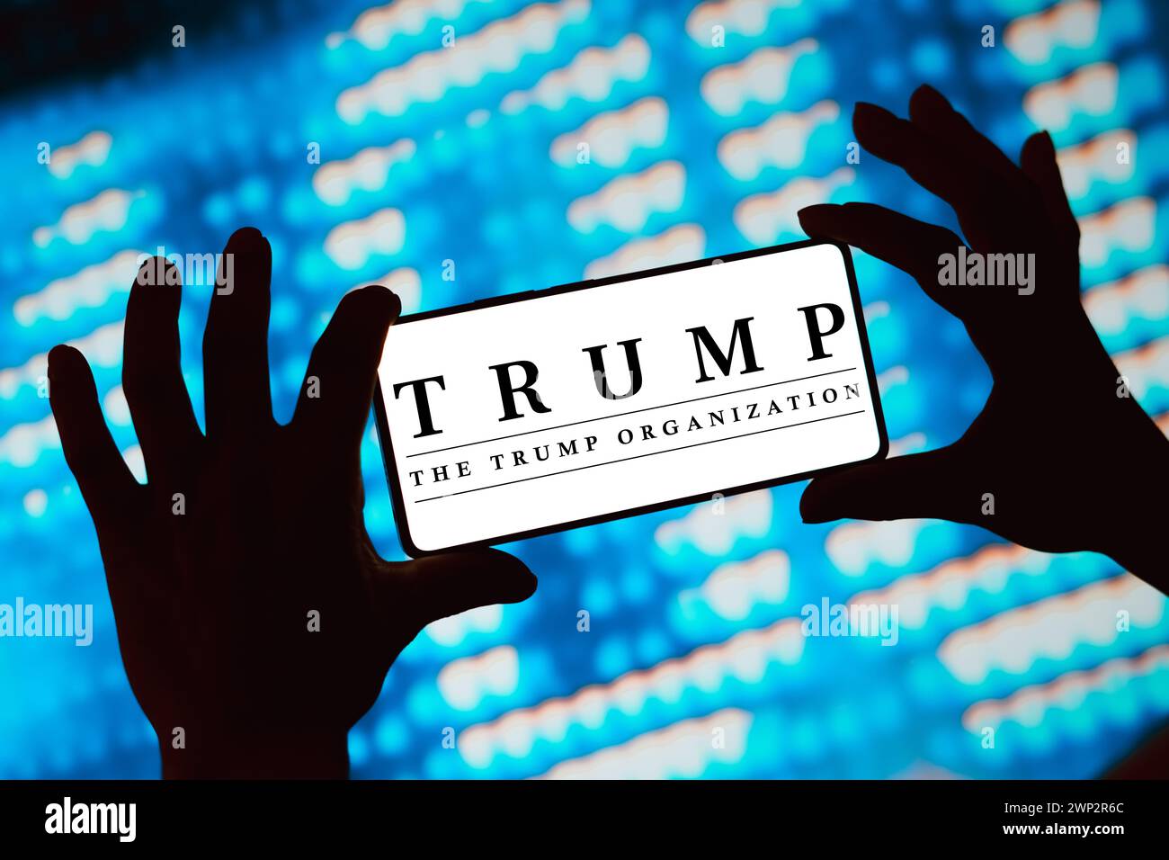 Brasile. 4 marzo 2024. In questa immagine, il logo Trump Organization viene visualizzato sullo schermo di uno smartphone. (Credit Image: © Rafael Henrique/SOPA Images via ZUMA Press Wire) SOLO PER USO EDITORIALE! Non per USO commerciale! Foto Stock