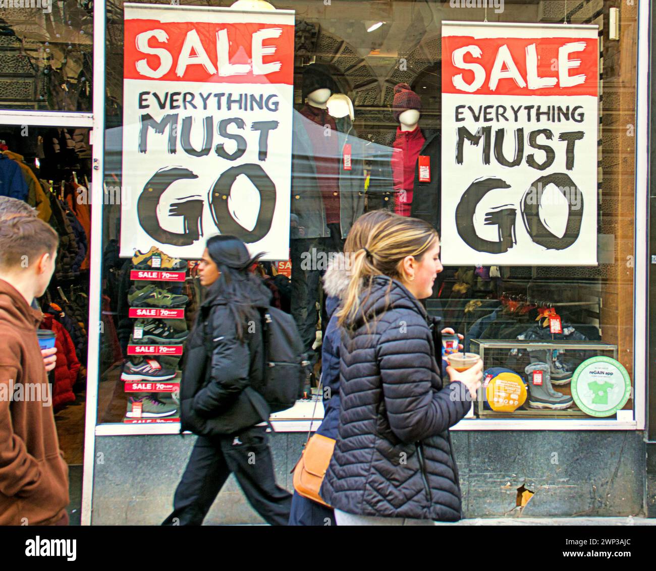Glasgow, Scozia, Regno Unito. 5 marzo 2024: Regno Unito Meteo: Soleggiato nel centro città ha visto gente del posto e turisti per le strade. Credit Gerard Ferry/Alamy Live News Foto Stock