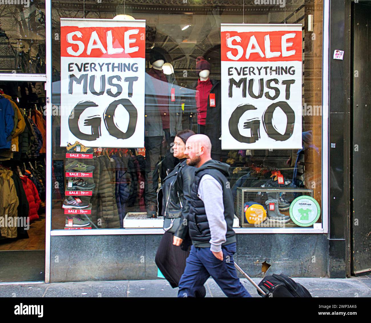 Glasgow, Scozia, Regno Unito. 5 marzo 2024: Regno Unito Meteo: Soleggiato nel centro città ha visto gente del posto e turisti per le strade. Credit Gerard Ferry/Alamy Live News Foto Stock