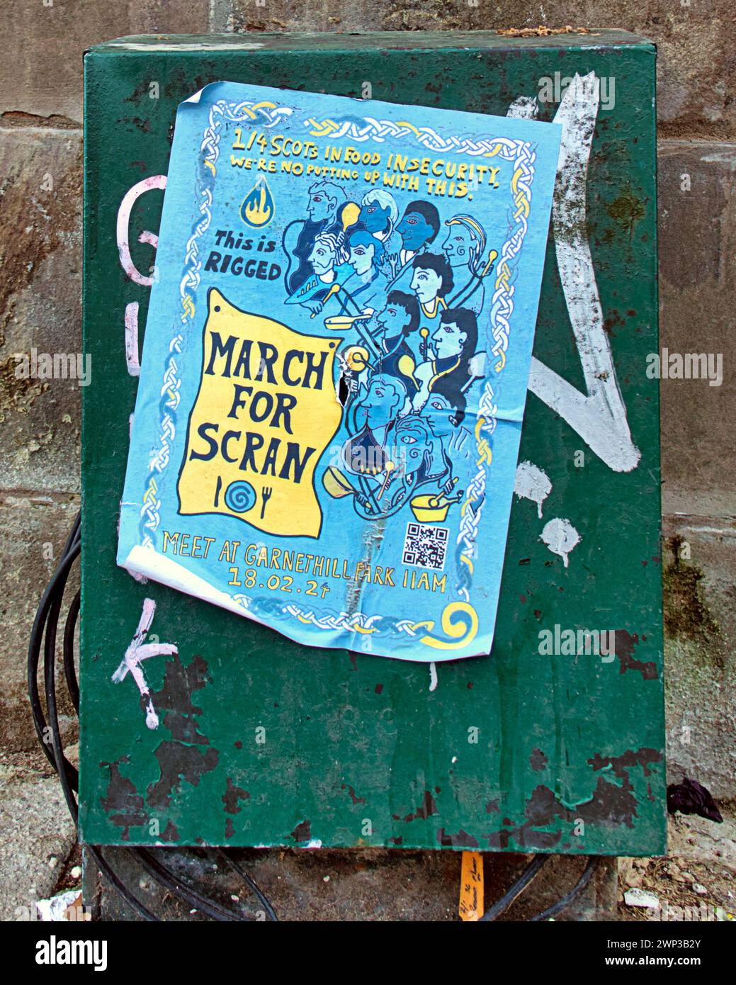 Glasgow, Scozia, Regno Unito. 5 marzo 2024: Regno Unito Meteo: Marzo per scran questo è truccato continua la loro presenza in città con un poster vicino alla loro ultima acrobazia nella galleria d'arte. Il sole nel centro della città ha visto la gente del posto e i turisti per le strade. Credit Gerard Ferry/Alamy Live News Foto Stock