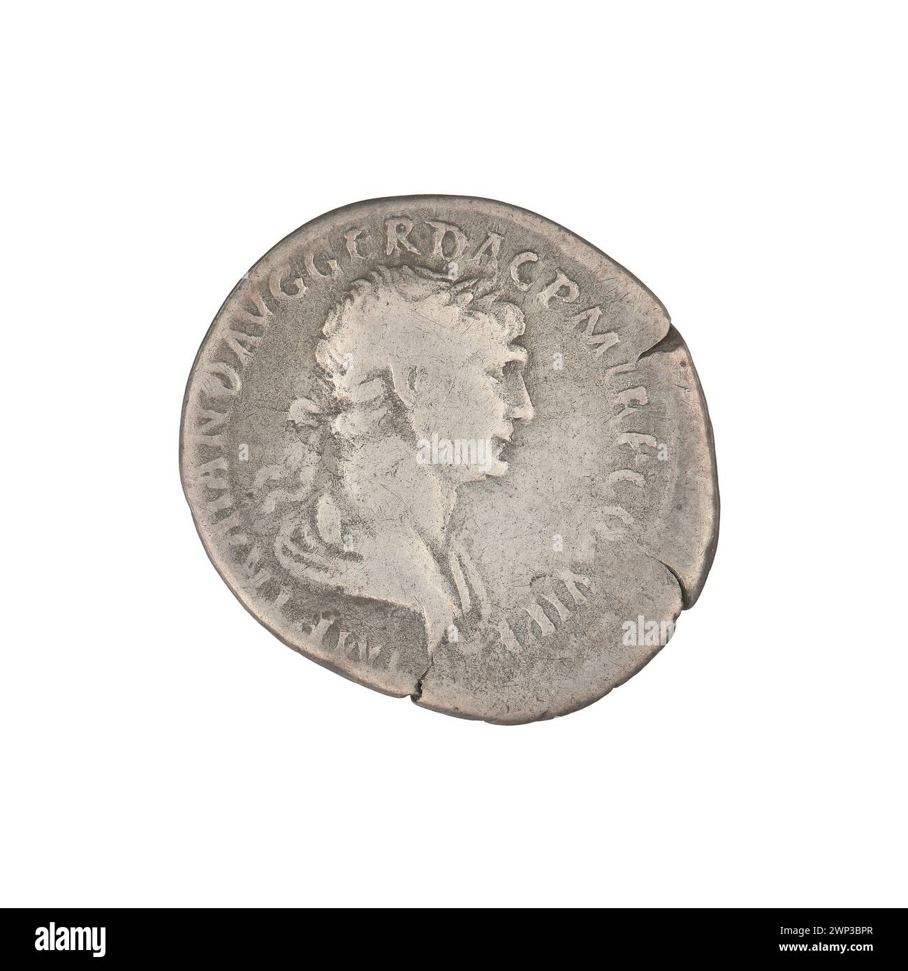 Denario d'argento dell'imperatore Traiano, 112-117 d.C., che mostra Marte, dio della guerra, con le teste, corone di alloro e lance sulla moneta. Foto Stock