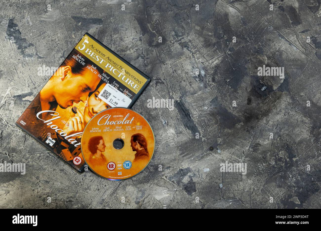 DVD del 2000/2001 del film Chocolat ambientato in un villaggio francese con Juliette Binoche e Johnny Depp Foto Stock