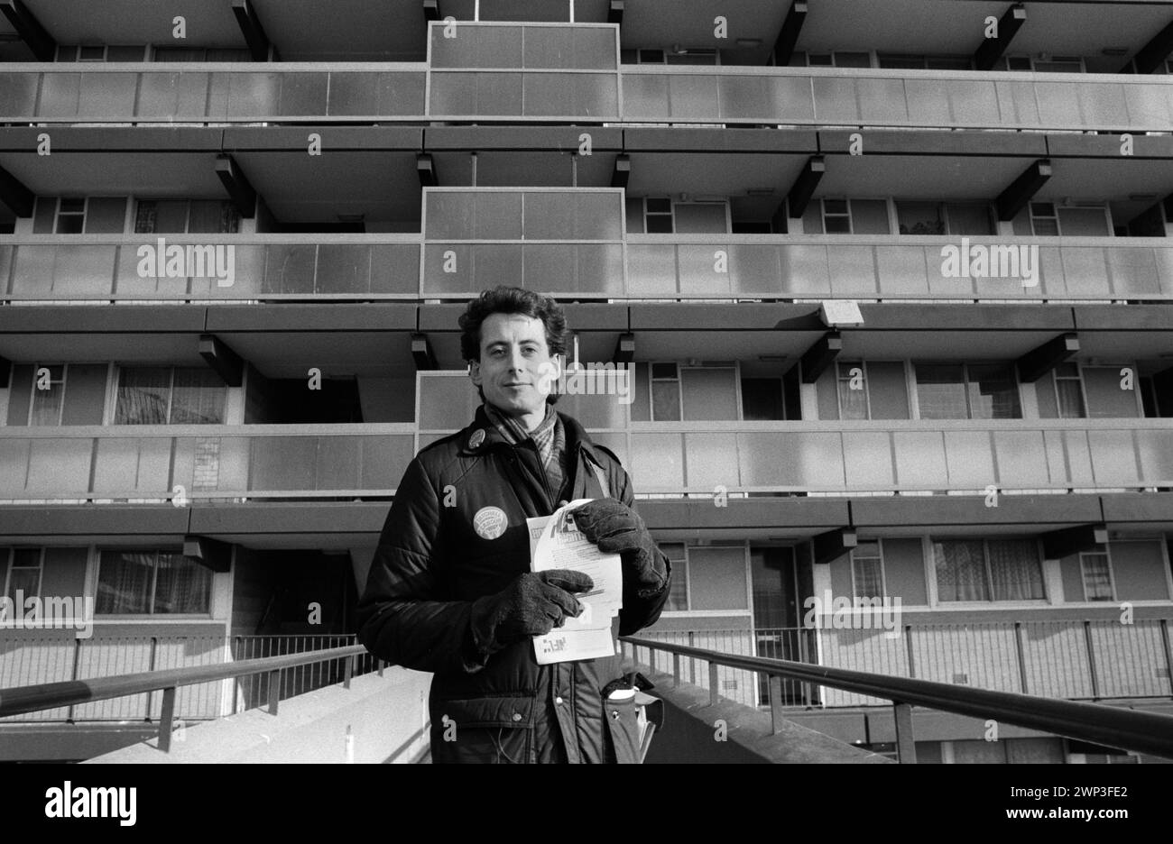 Londra, Inghilterra febbraio 1983. Peter Tatchell, l'attivista per i diritti gay, cerca di essere eletto alla Bermondsey per elezione. 1980 UK HOMER SYKES Foto Stock