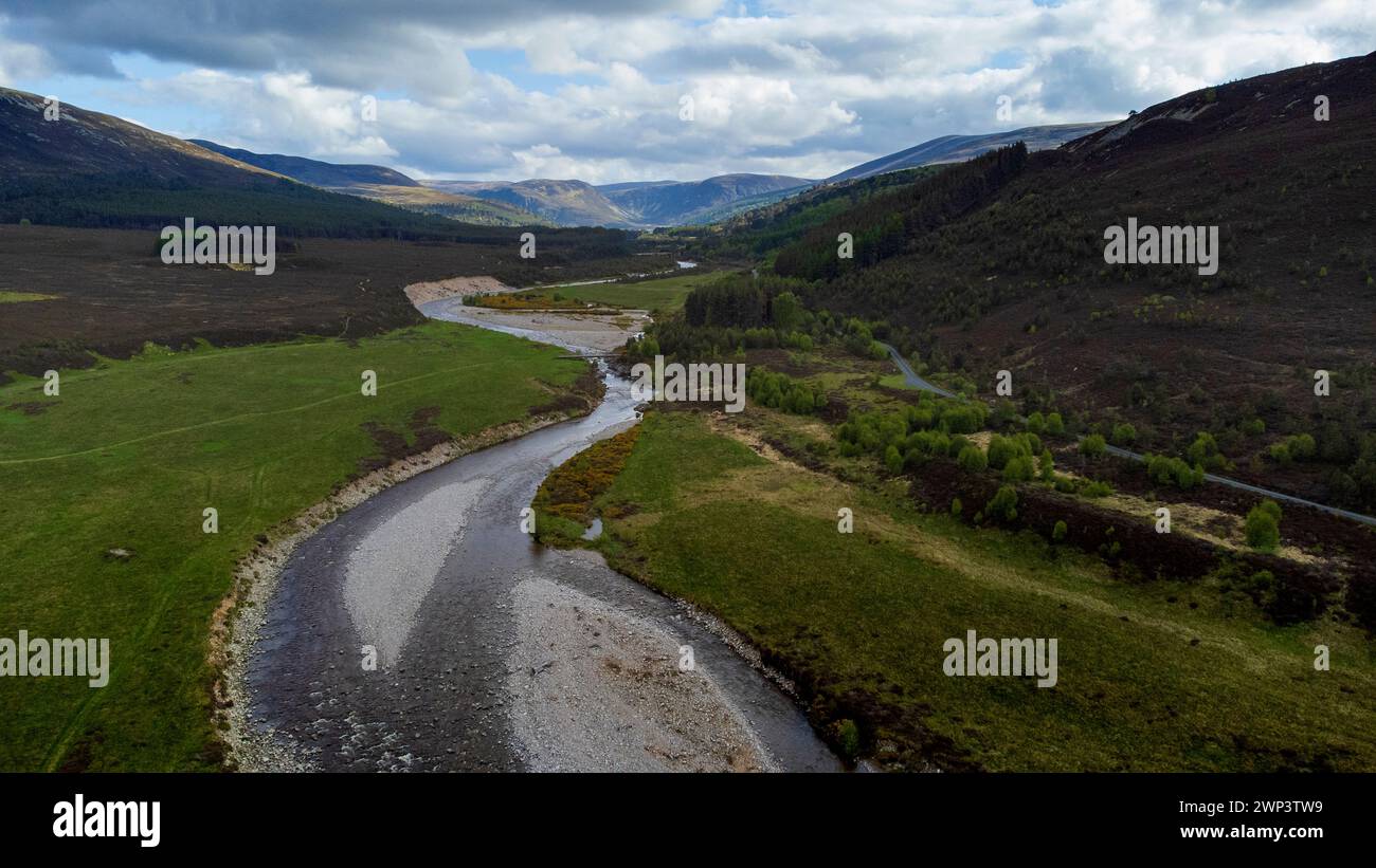 Vista aerea di Glen Muick nel Parco Nazionale di Cairngorms delle Highlands scozzesi del Regno Unito - foto: Geopix Foto Stock