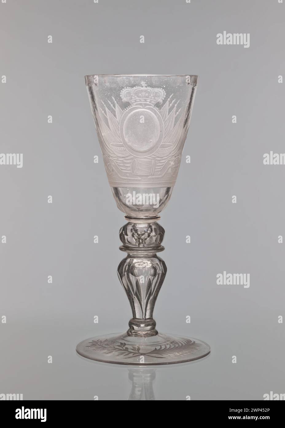 Coppa di Lona Huta, circa 1740-1750, che mostra materiale, design e motivi decorativi della produzione della metà del XVIII secolo. Foto Stock
