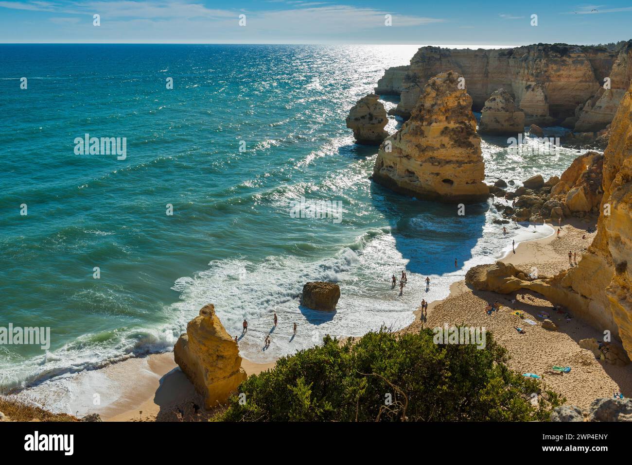 Spiaggia, spiaggia in Algarve, vacanze estive, meteo, soleggiato, Atlantico, spiaggia, vacanze al mare, vacanze estive, viaggi, vacanze, turismo, natura Foto Stock