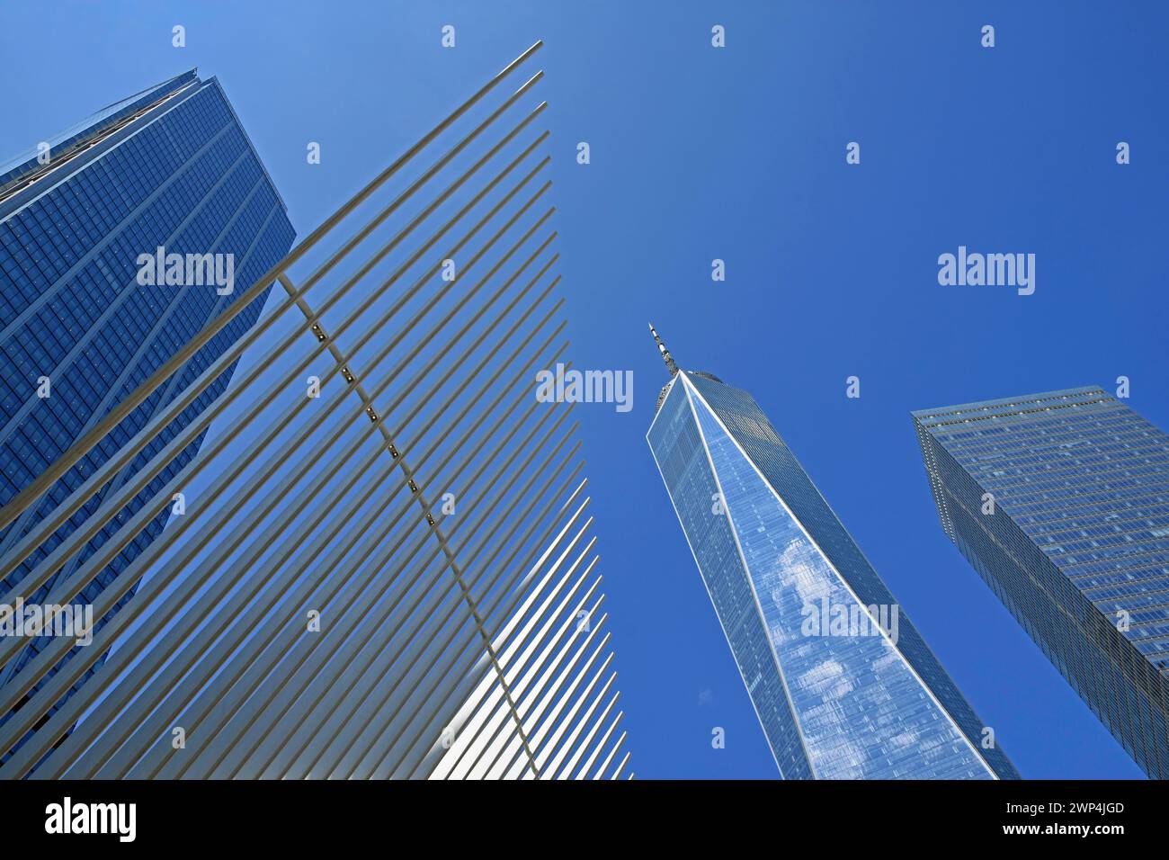 Ala dell'Oculus Building, stazione del World Trade Center, centro dei trasporti, grattacieli One World Trace Center o Freedom Tower, 7 WTC, 3 WTC Foto Stock